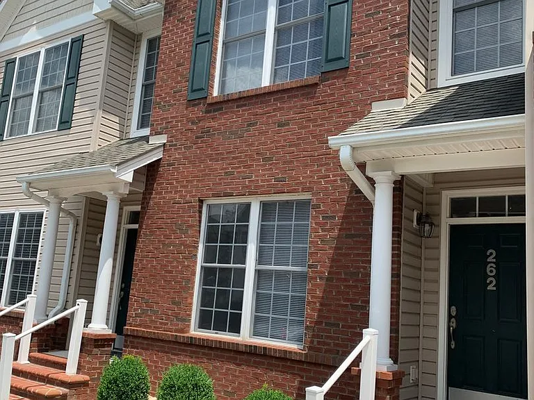 262 Sheliah Ct — Photo 1