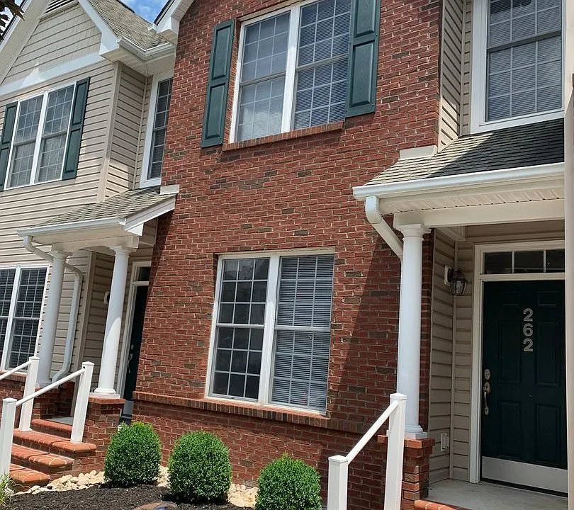262 Sheliah Ct