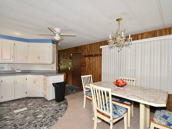 4th image of 24 Lamplighter Ln #24