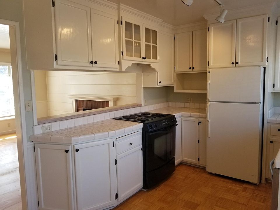1st image of 3005 Hampshire Dr