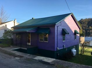 314 Grayson St, Fries, VA 24330