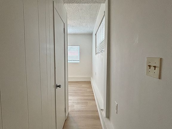 5th image of 1900 Vanderbilt Ln #O