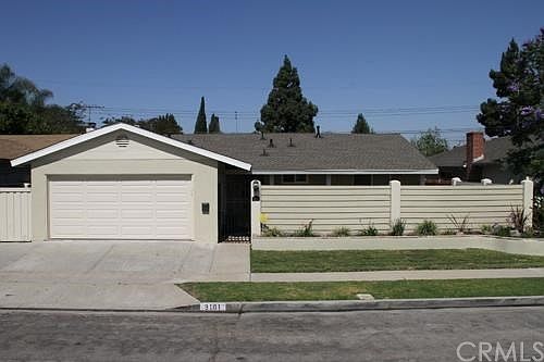 Great mid-block location, private courtyard entrance.