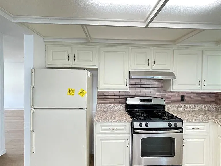 32827 Dover Ave — Photo 13