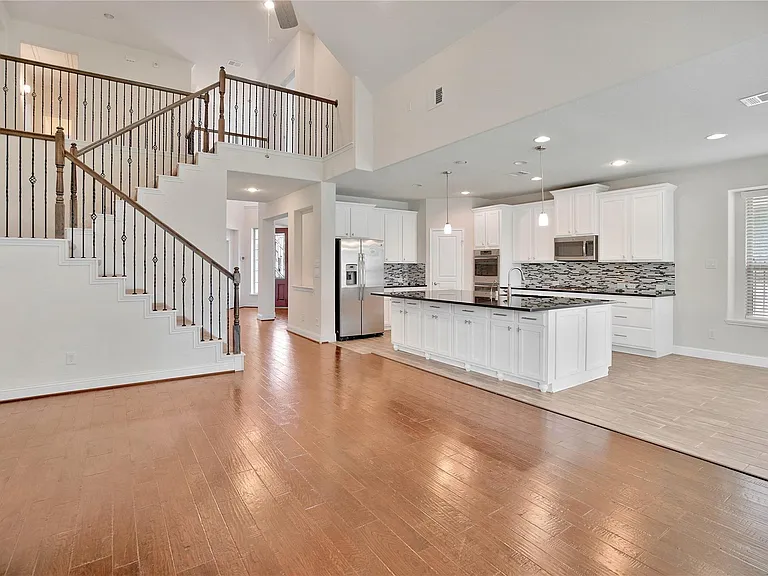 18 Garden Path Pl — Photo 9