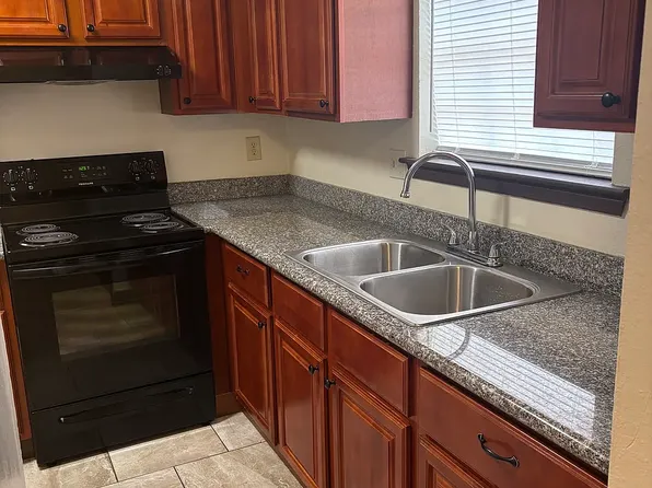 4168 Lac Bienville Dr APT B, Harvey, LA 70058