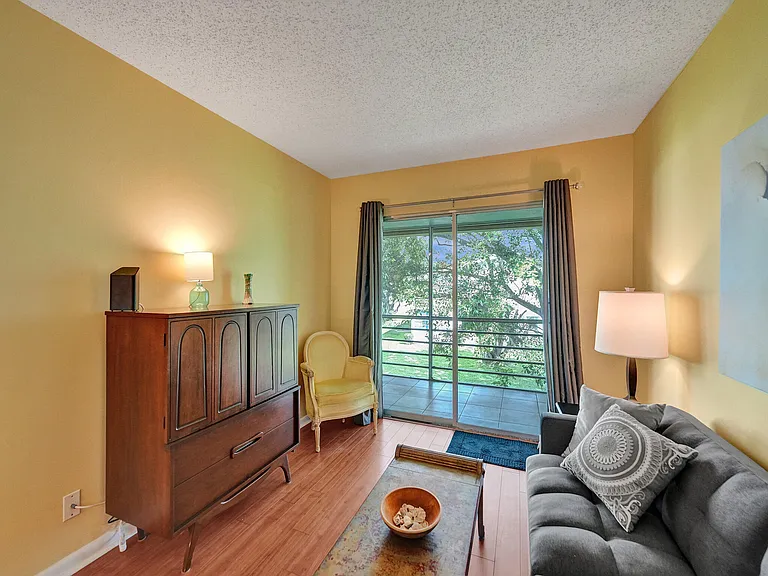 232 Farnham Cres #232-J — Photo 13