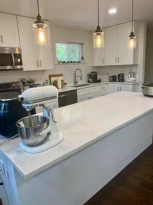 3 bed, 2500 sqft, $4,000 — Photo 4