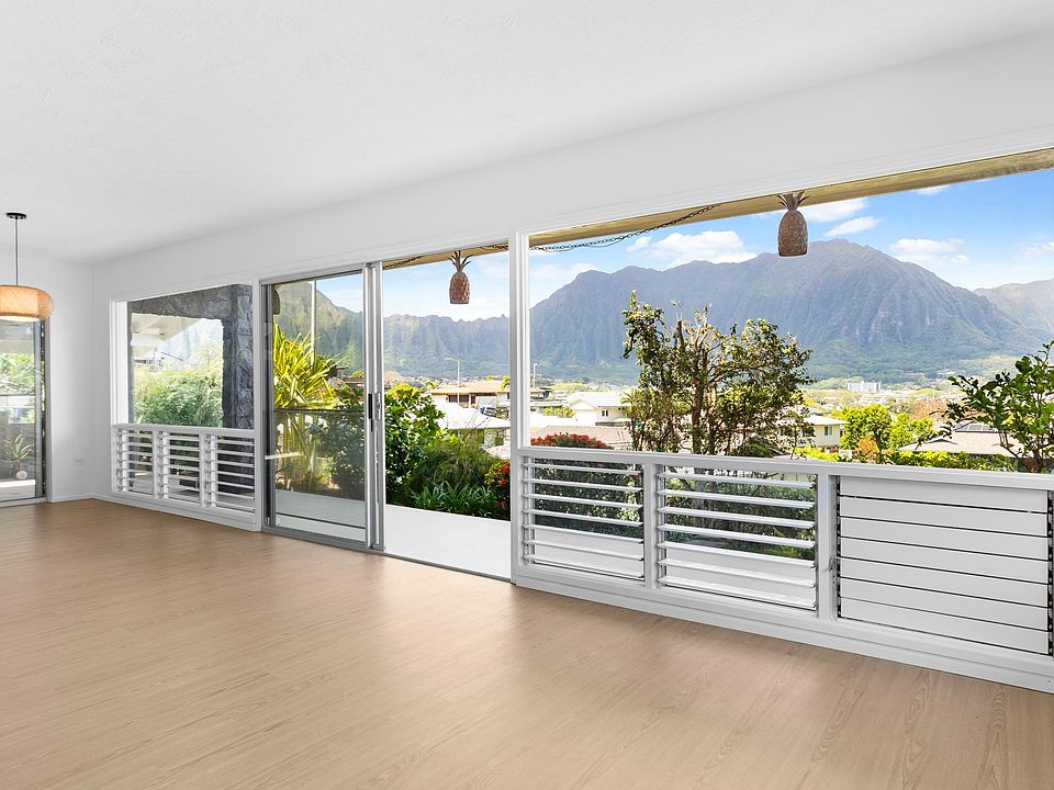 Stunning view of the Ko'olau Mountains from the newly renovated, open-floor plan living room.