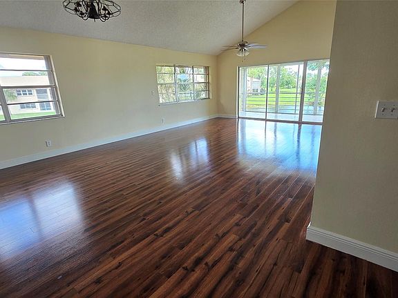 4th image of 8751 Holly Court #202