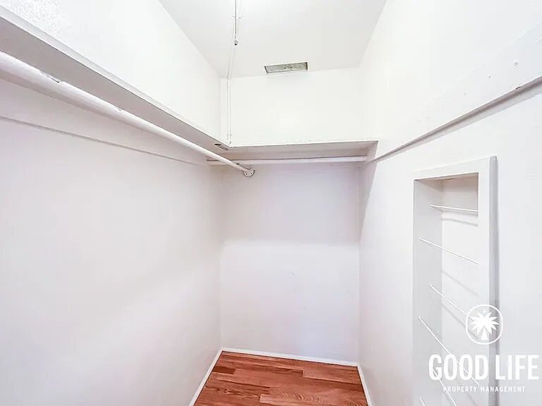 4453 48th St — Photo 13