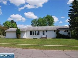 508 Hampshire Dr, Hoyt Lakes, MN 55750