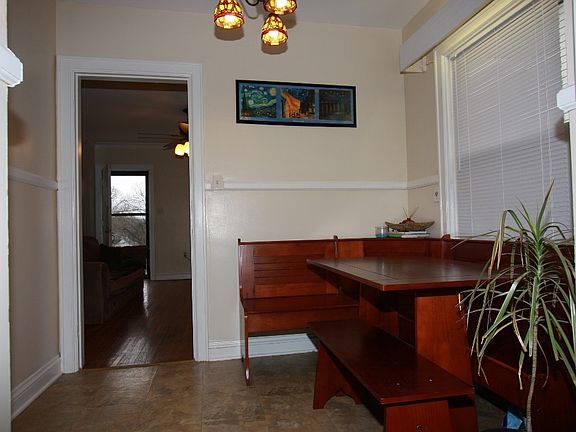 5th image of 210 Shepherd Ave
