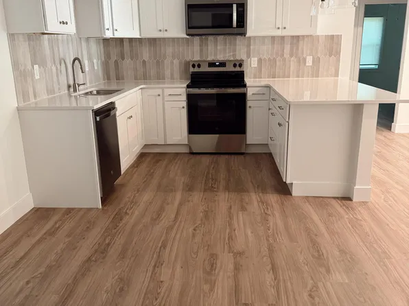 207 Maplewood Dr, Columbia, MO 65203