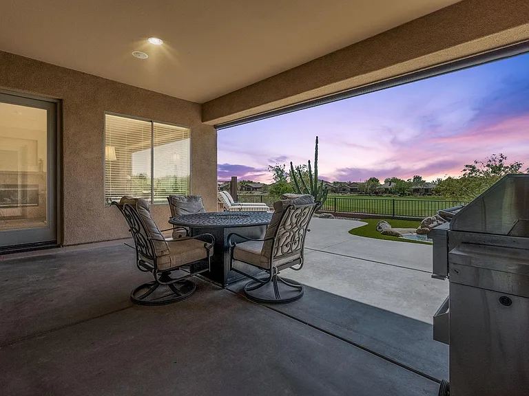 1715 W Ainsworth Dr — Photo 45