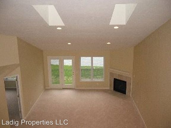 2nd image of 16777 Loch Cir