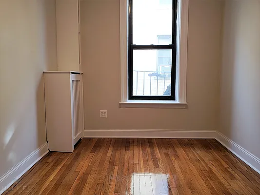 Rented by Hillel Realty Group | media 6