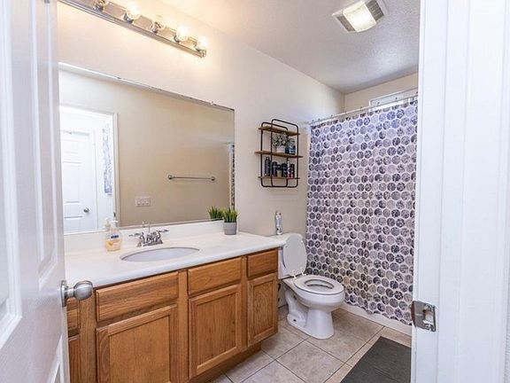4th image of 435 N Placer Privado