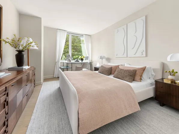 20 River Terrace image 4 of 10