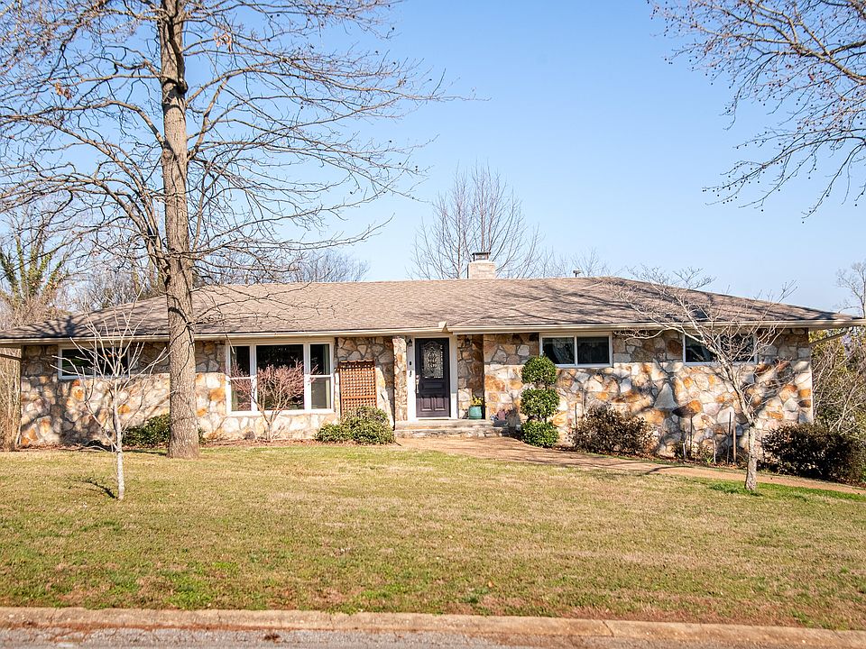 1st image of 819 Brynwood Dr