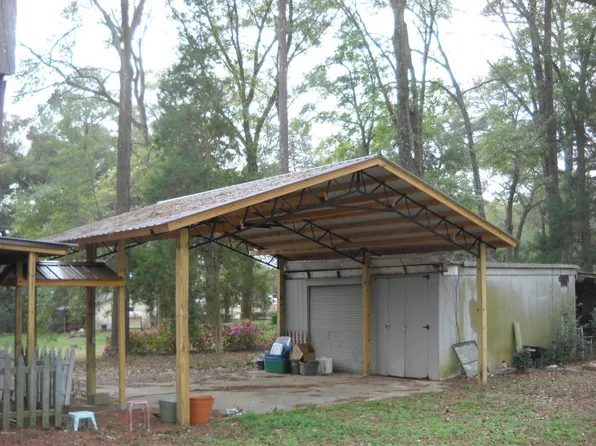 2091 Cemetery Ave, Sneads, FL 32460