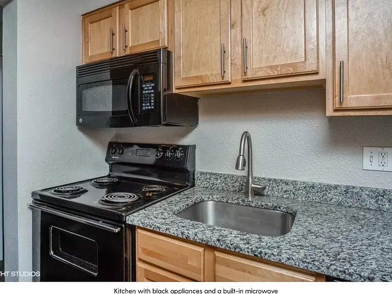 Bellaire Apartment Homes — Photo 7