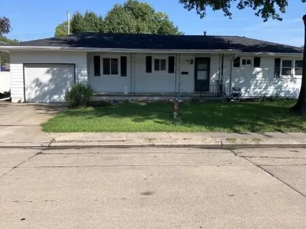 2424 W Phoenix Ave, Grand Island, NE 68803