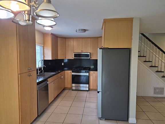 3rd image of 1263 Marjorie Pl