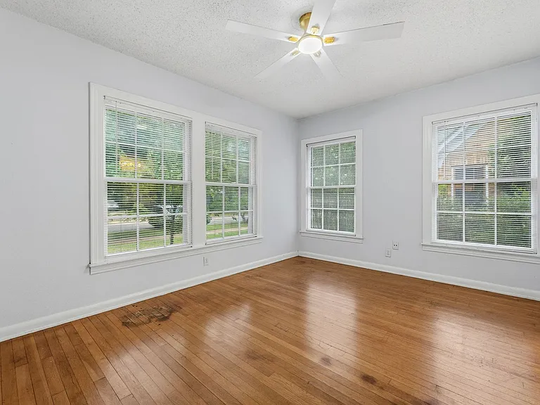 3810 Avenue H — Photo 23