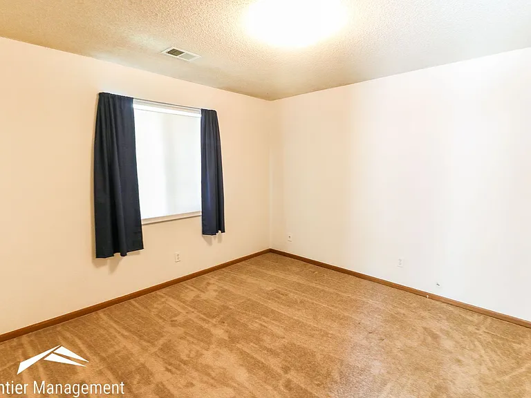 1510 Houston St — Photo 9