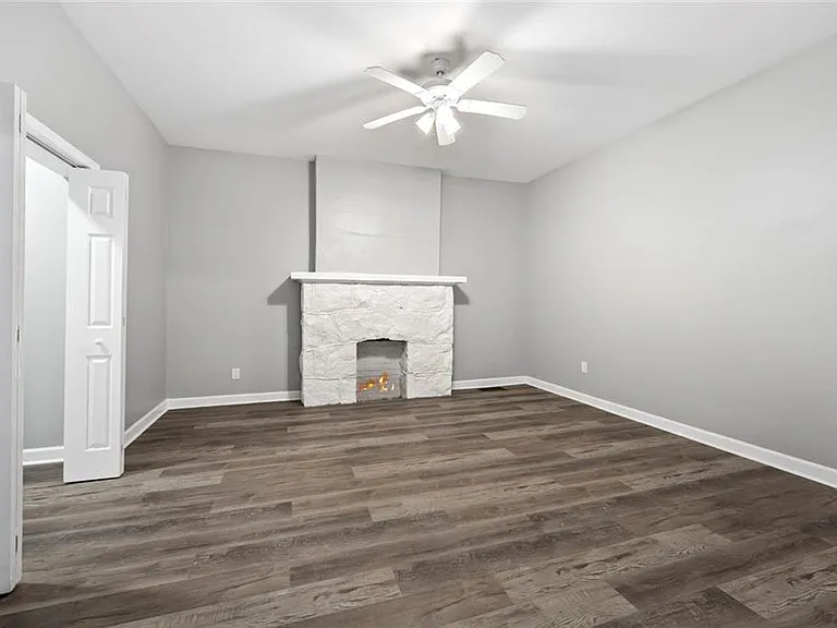 1126 Briarcliff Pl NE #2 — Photo 5