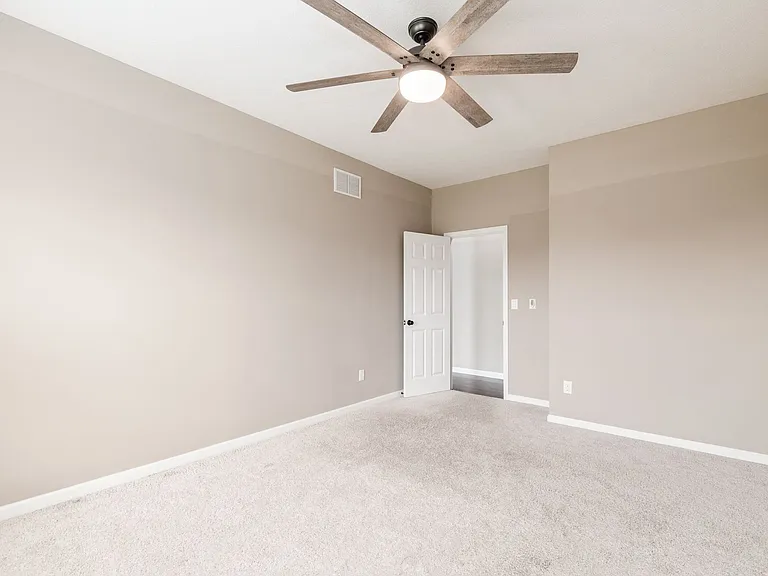 5642 Coventry Ct — Photo 41