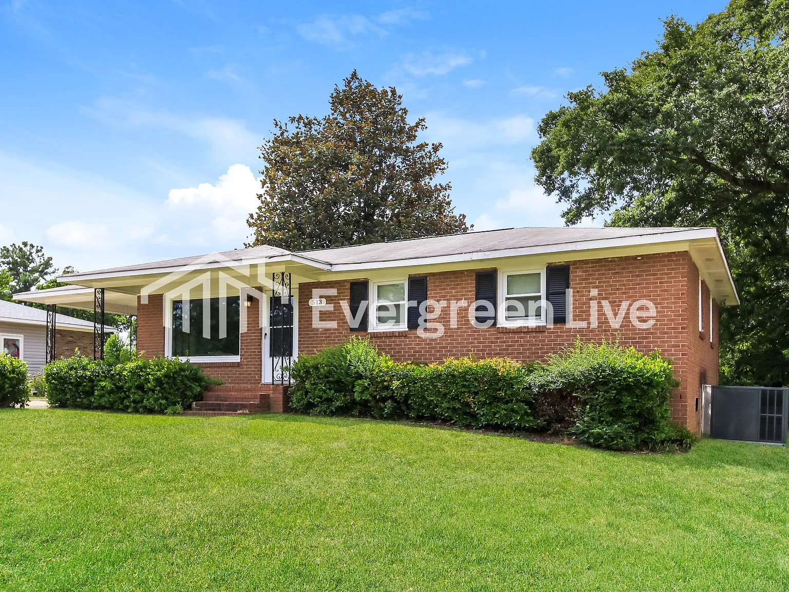 3 bed, 1.5 bath, 1441 sqft, $1,395 — Photo 2