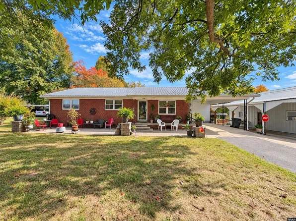 1076 Leggett Rd, Union City, TN 38261
