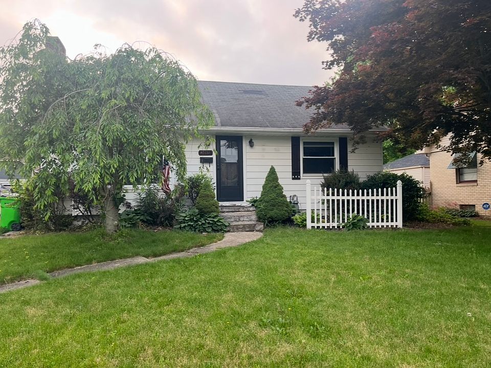 1st image of 1619 Parkway Blvd