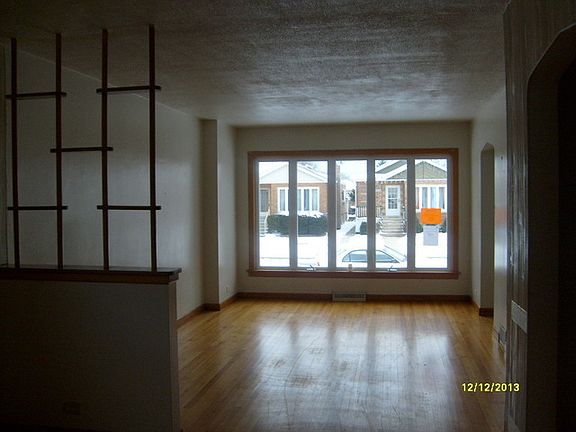 5th image of 4924 S Leamington Ave