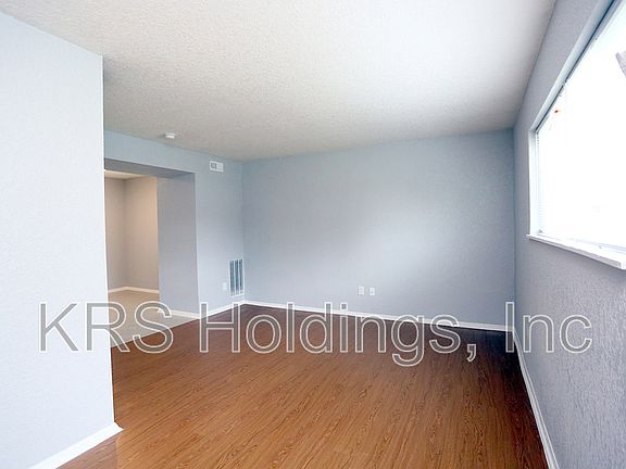 5th image of 4215 Orcutt Newports