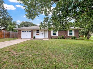 165 Rhoades St, Azle, TX 76020