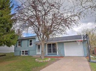 1317 Highland Dr, Petoskey, MI 49770