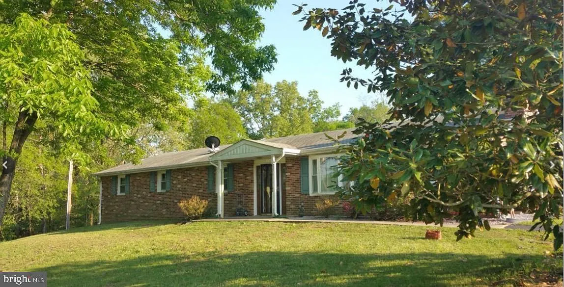 3 bed, 1711 sqft, $3,200 — Photo 1