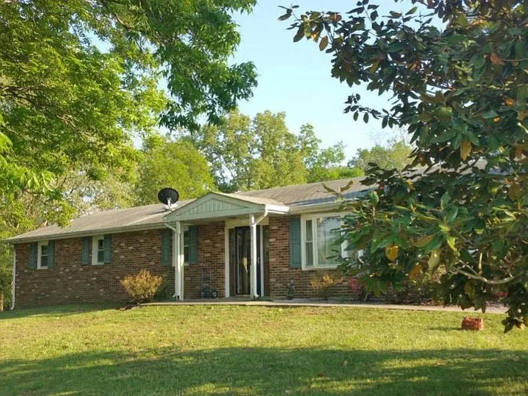 12381 Grosstown Rd — Photo 1