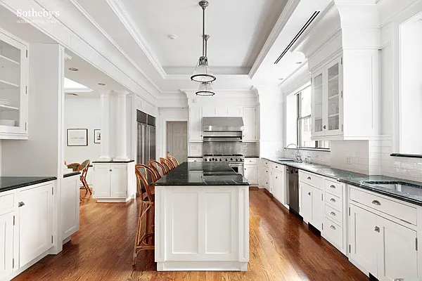 Sold by Sotheby's International Realty | media 6