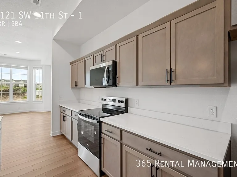1121 SW 11th St #1 — Photo 19