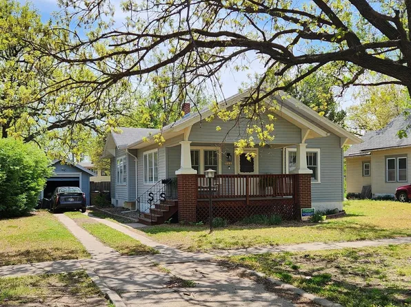 711 E 5th St, Newton, KS 67114
