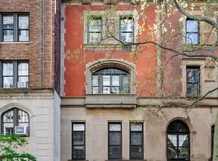 19 W 73rd St, New York, NY 10023