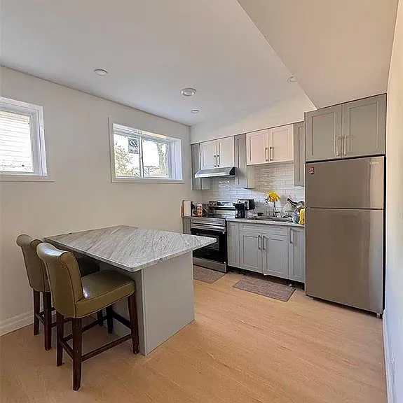 348 Campbell Ave #B — Photo 4