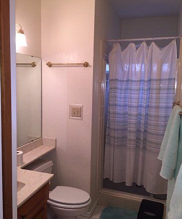 3rd image of 521 Geraldine Ln