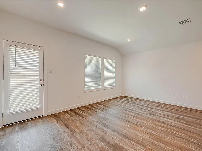 1018 Fringed Bluestar Dr — Photo 15