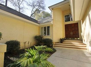 542 Island Cir E, Saint Helena Island, SC 29920