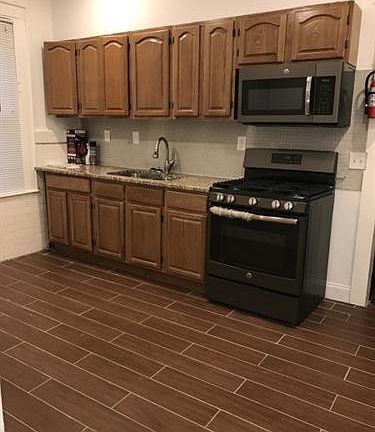2nd image of 54 Saint James Pl #56